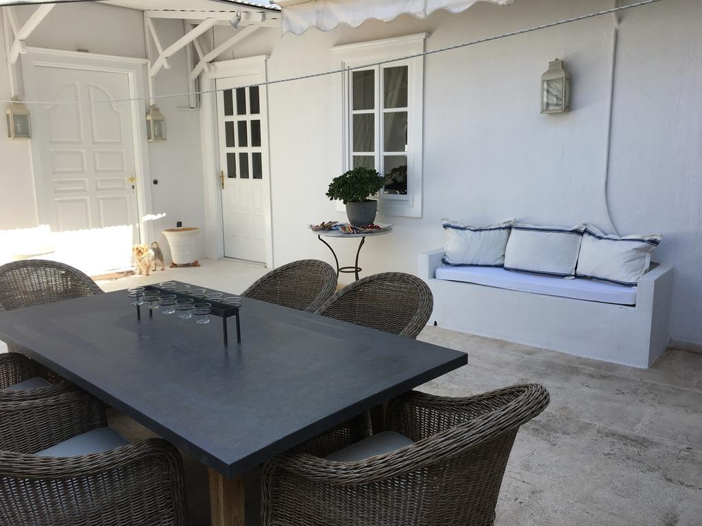 The Home Overlooking The Harbor Ύδρα Εξωτερικό φωτογραφία
